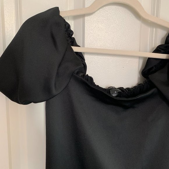 *NWOT* Club Monaco - Malaina OFF SHOULDER PUFF SLEEVE Top - Picture 3 of 6